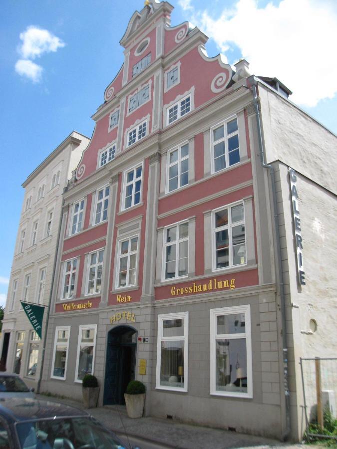 Haus Wullfcrona Hotell Stralsund Exteriör bild